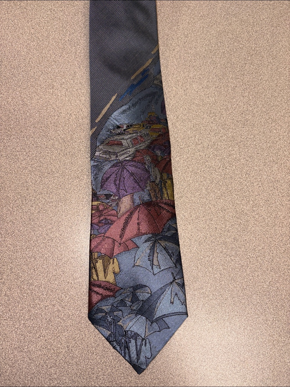 Vintage x’Andrini Men’s Novelty Silk Blend Necktie-Rainy City Umbrella Scene EUC
